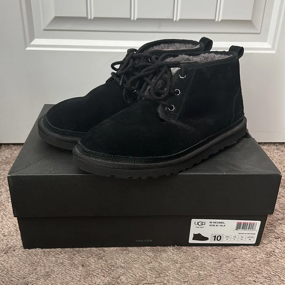 Men’s Uggs - Picture 2 of 4